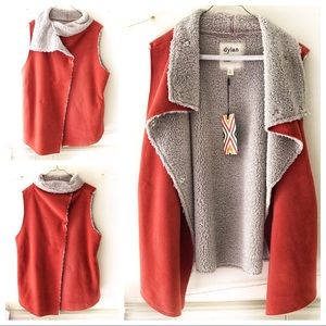 NWT Dylan Fleece Drapey Vest sz Medium